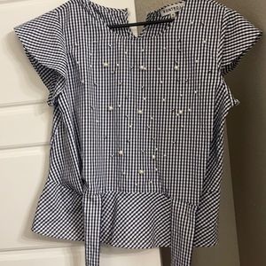 Cute top with beads and petals! Tie at the bottom.